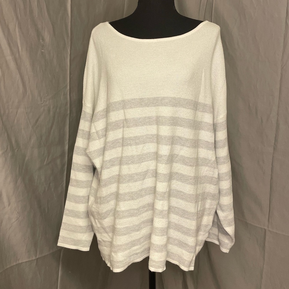 Cyrus Classic White and Grey Knit Sweater